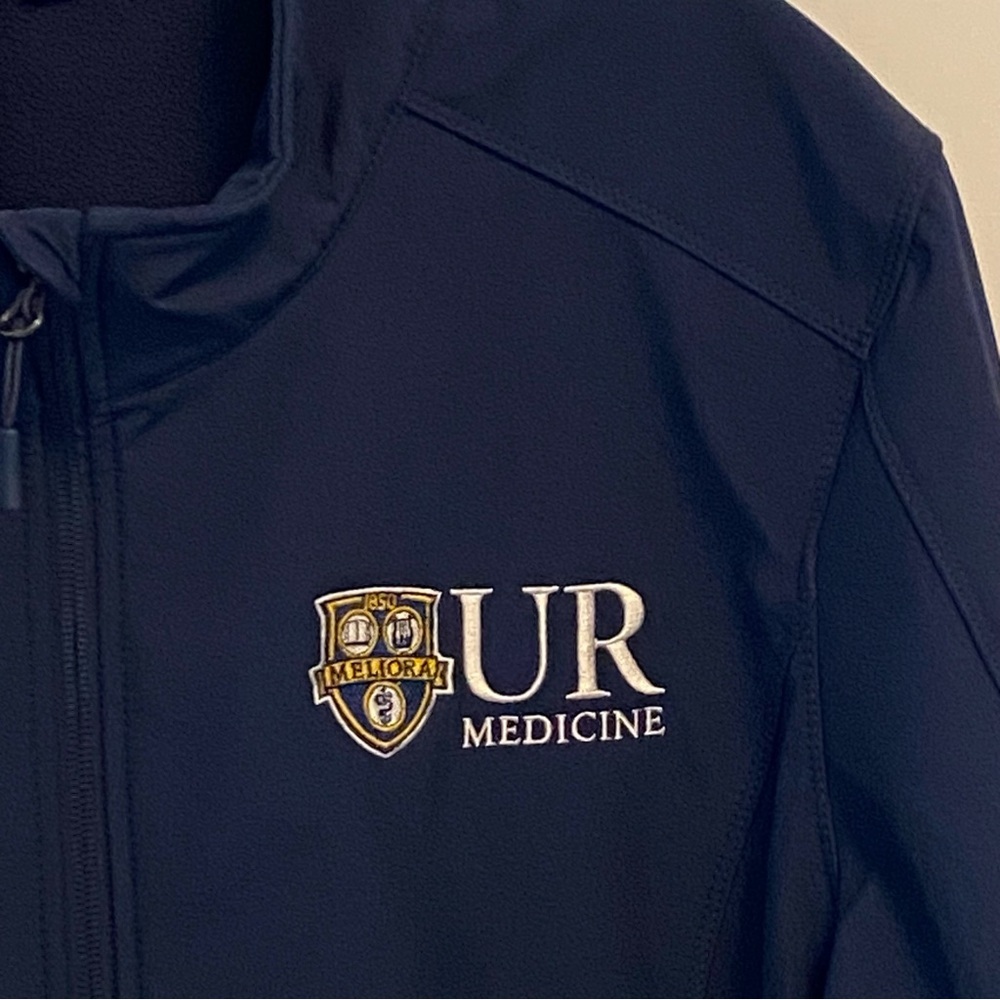 University of Rochester UR Medicine Ladies Core Soft Shell Jacket Navy Size 3XL - Picture 3 of 8
